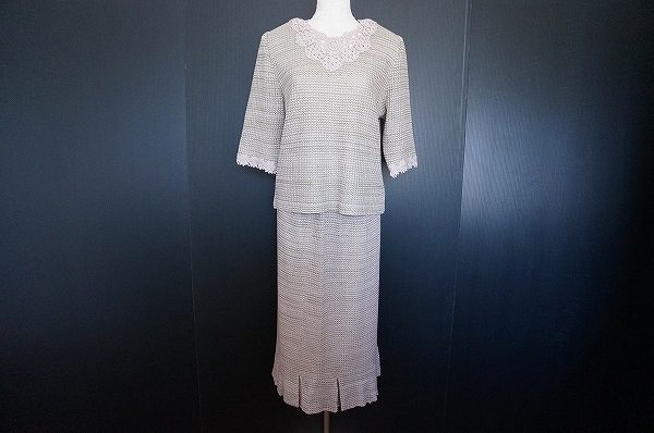 着心地もエレガントも満点！斉藤都世子のセットアップを買取いたしました