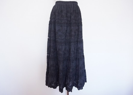 バラクラのロングティアードスカートを買取させて頂きました。