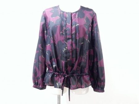 ドローストリングがアクセントになったレリアンのブラウスを買い取りました