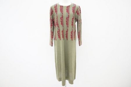 色のコントラストが素敵なサイトウトヨコのワンピースを買い取りました