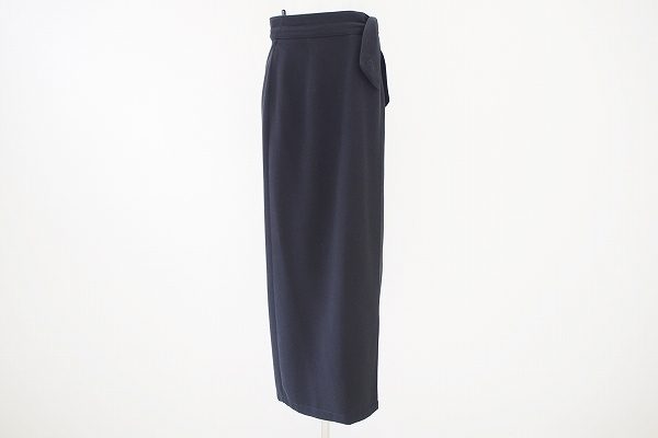 スッキリ見せながらスタイルアップ、伊太利屋のスカートを買取いたしました