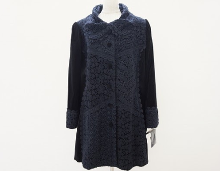 タグ付きバラクラのフェミニンなレースコート