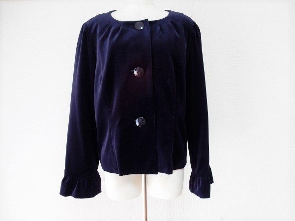 ヴィンテージ風デザインが可愛いレリアンのノーカラージャケットを買い取りました