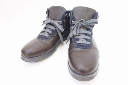 ころんとしたフォルムが特徴的なサルヴァトーレ・フェラガモのハイカットシューズを買い取りました