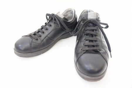 サルヴァトーレ・フェラガモのレザースニーカーを買い取りました