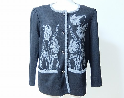 花柄が上品な斉藤都世子のカーディガンを買取させて頂きました。