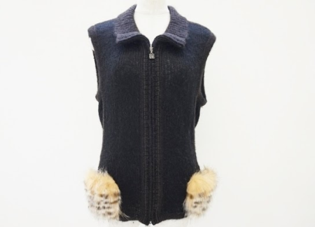 ヒョウ柄のファーがおしゃれな伊太利屋のベスト