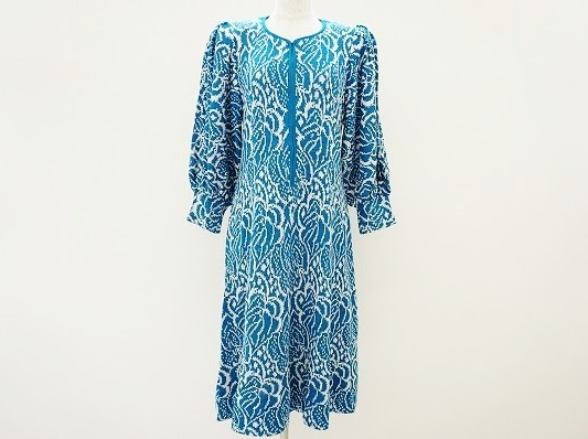 センタージップアップの長袖ワンピース！斉藤都世子を買い取りました