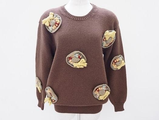 立体的な帽子が可愛らしいピンクハウスのセーターを買取させて頂きました。