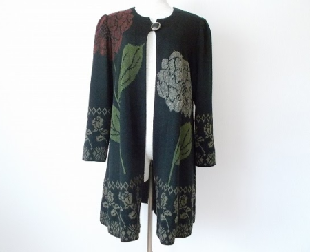 斉藤都世子のノーカラー花柄コートを買取させて頂きました。