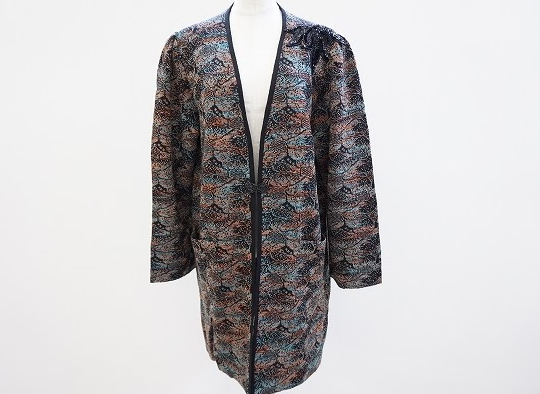 斉藤都世子ノーカラーロングコートを買取させて頂きました。