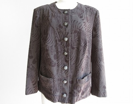 シマウマ柄のエレガントなこげ茶色ジャケット！伊太利屋