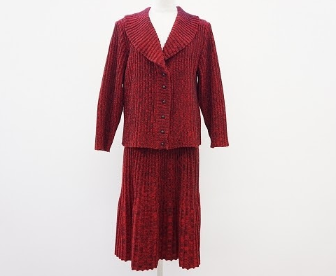 素材感が素敵な斉藤都世子のスカートセットアップ