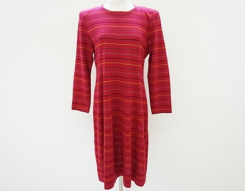 鮮やかな赤に細身ボーダーワンピ!斉藤都世子