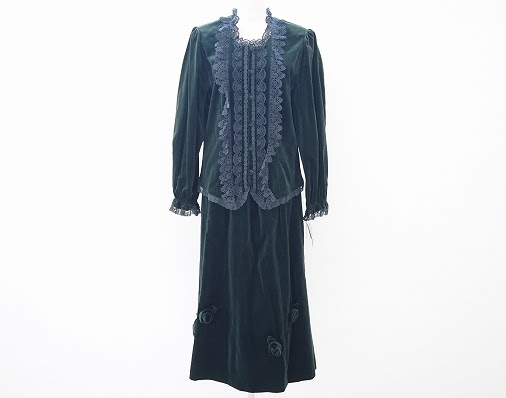 未使用のタグ付き！バラクラのスカートスーツ