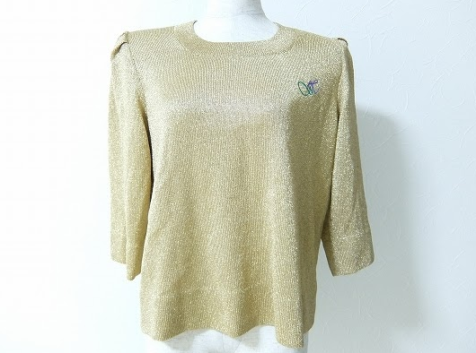 ゴールド×ラメの華やかセーター！斉藤都世子