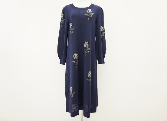 美品だから一枚でもさまになるワンピ!斎藤都代子