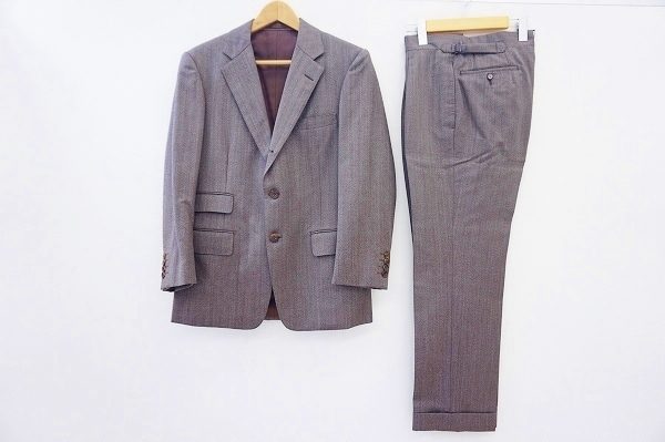 オリジナルセンスが光るバタクハウスカットのスーツを買い取りました