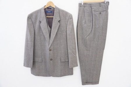 ワンランク上のスーツスタイルを叶えてくれるパパスのシングルスーツを買い取りました