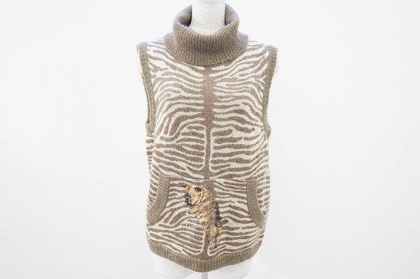 犬のモチーフが可愛い伊太利屋のニットベストを買い取りました