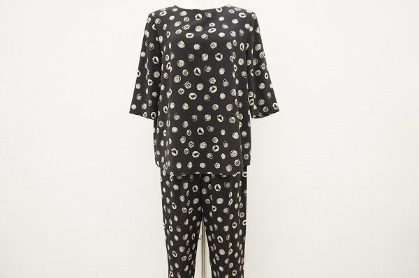 さらっとした着心地なのにシックなスタイルに!詩仙堂のセットアップを買取いたしました