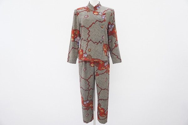 伝統のちりめんの美に魅了される詩仙堂のツーピースセットアップを買い取り査定しました