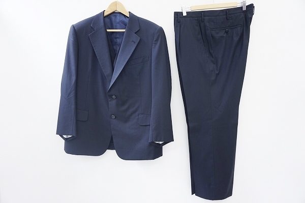 触っただけで素材のよさがわかる英国屋のシングルスーツを査定させていただきました