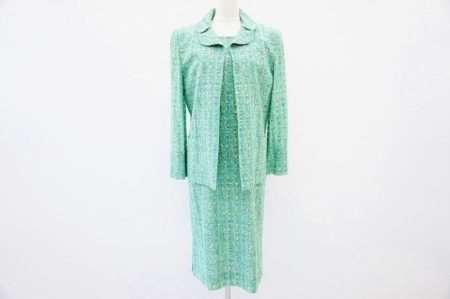 パーティーシーンにもぴったりのジュンアシダのワンピーススーツをお買い取りさせていただきました