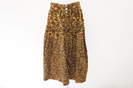 Tシャツインのコーディネートにおすすめ！ワンダフルワールドの迷彩柄スカートを買い取りました