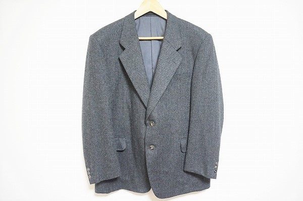 たくさんのフォーマルアイテムと一緒に英国屋のジャケットをお譲りいただきました