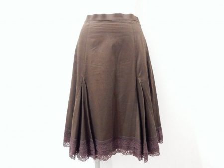 意外とコーディネートしやすい！ユキトリイのブラウン色スカートを買い取り査定させていただきました