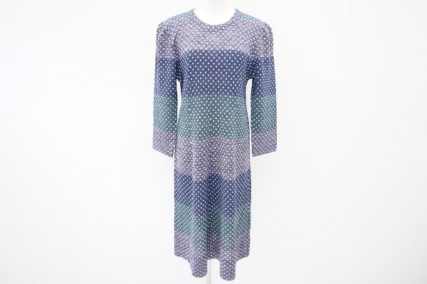 爽やかな色の組み合わせ！斉藤都世子のニットワンピースをお譲りいただきました