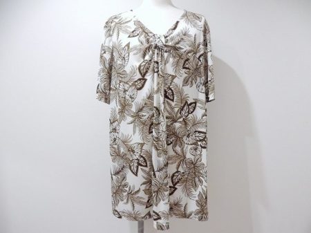 デコルテラインを綺麗に見せてくれるレリアンのカットソーを買い取りました