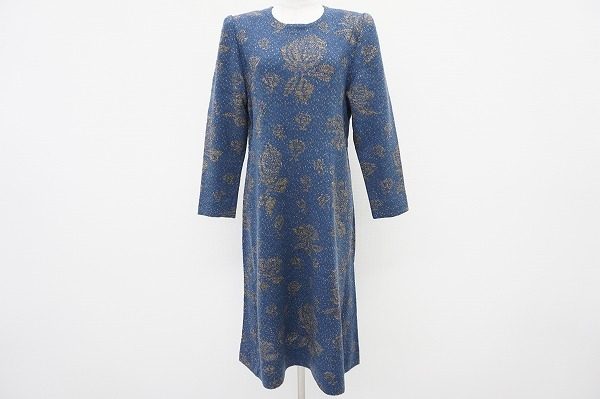 ゴールドラメバラで優雅な気持ちに。斉藤都世子のワンピースを買取いたしました