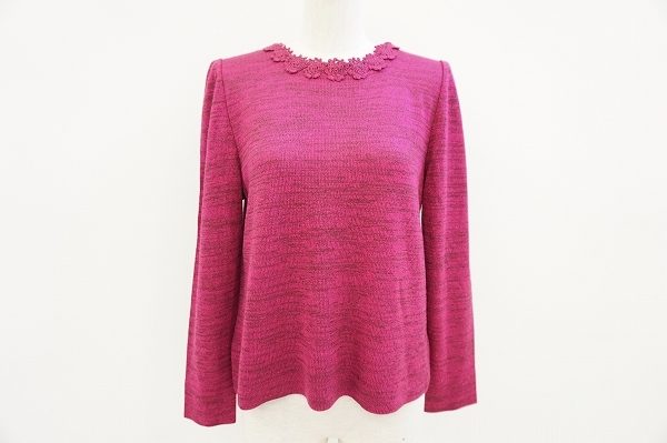 人気のショッキングピンク色！サイトウトヨコの長袖ニットトップスを買い取りました