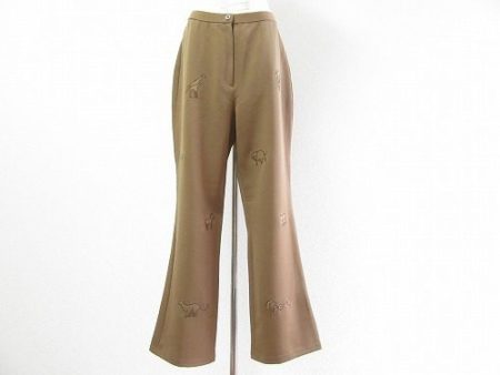 美脚を叶えるブーツカット！伊太利屋のレディースパンツを買い取りました