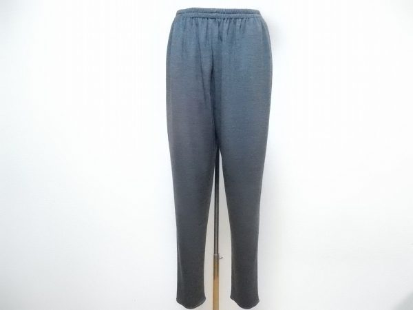 おうちの中のリラックススタイルにもおすすめ！伊太利屋のグレーパンツを買い取りました