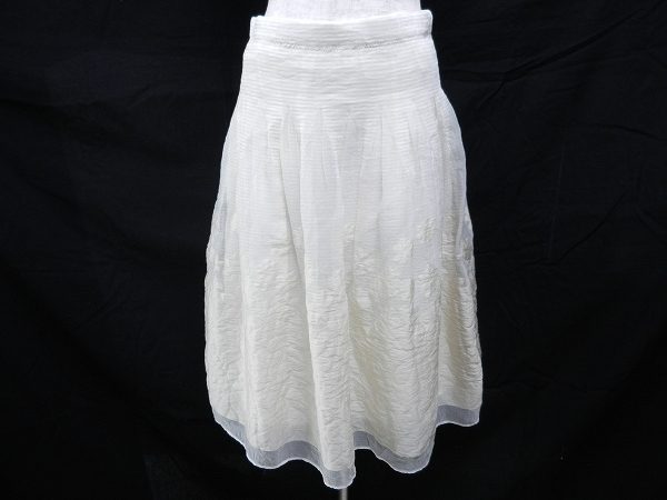 軽やか上品に着られるユキトリイのスカートを買取いたしました