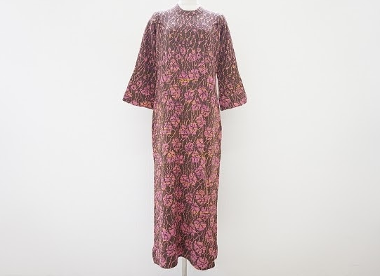 斉藤都世子のロング丈フレアワンピースを買取させて頂きました。