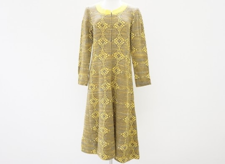 斉藤都世子の長袖セミフレアワンピを買取させて頂きました。