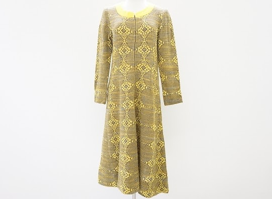 斉藤都世子の長袖セミフレアワンピを買取させて頂きました。