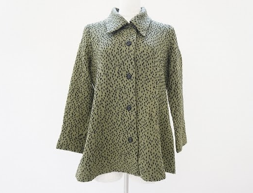 フレアデザインで上品な斉藤都世子のジャケット