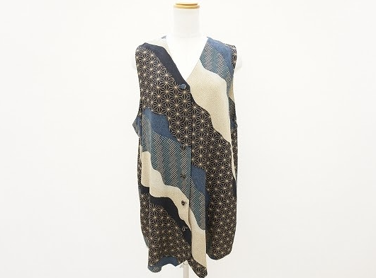 ちりめん仕様の詩仙堂のノースリーブベスト