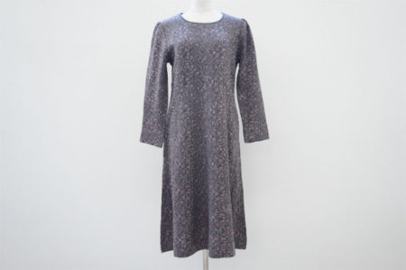 シンプルだからこそ素材のよさが引き立つ斉藤都世子のニットワンピースを買い取りました