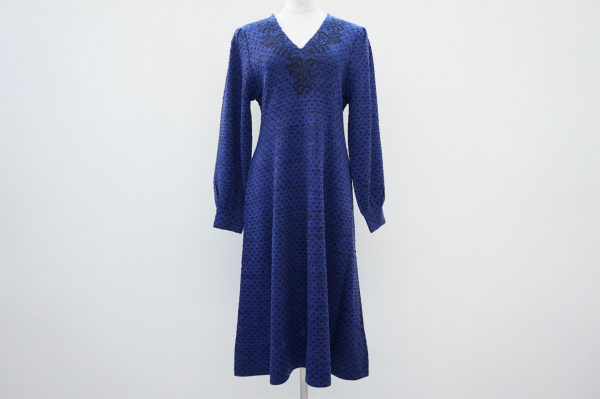 エレガントなシルエットが着るだけで叶う、斉藤都世子のワンピースを買取いたしました