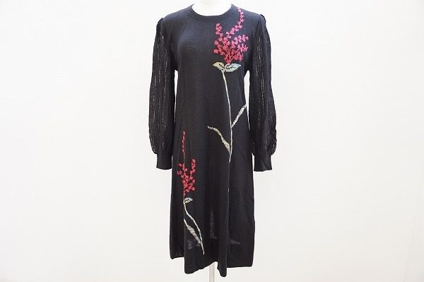 あざやかなお花モチーフ!斉藤都世子のニットワンピースを買い取りました