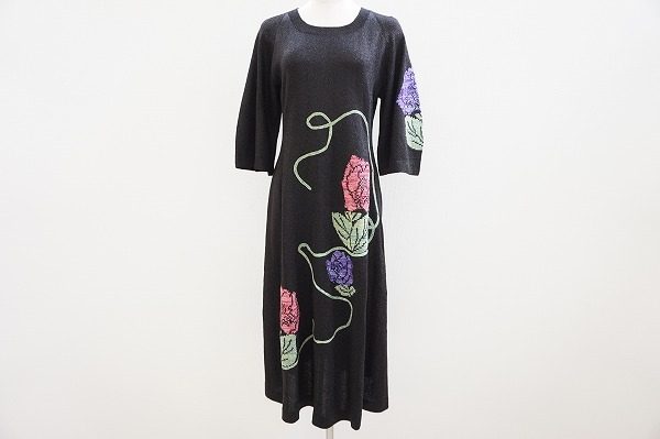 スリムシルエットが綺麗な斉藤都世子のワンピースを買い取りました