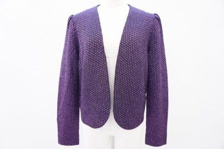 ラインの美しさが際立つ斉藤都世子のノーカラージャケットを買い取りました