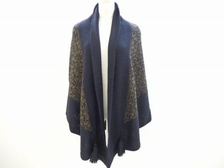 大人によく似合う斉藤都世子のカーディガンをお譲りいただきました