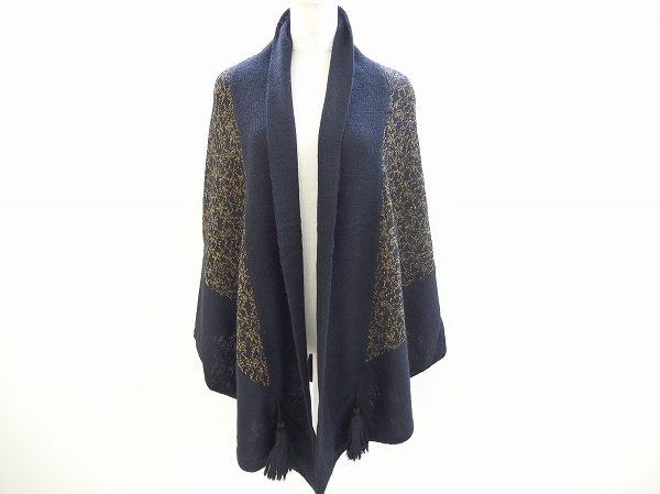 大人によく似合う斉藤都世子のカーディガンをお譲りいただきました